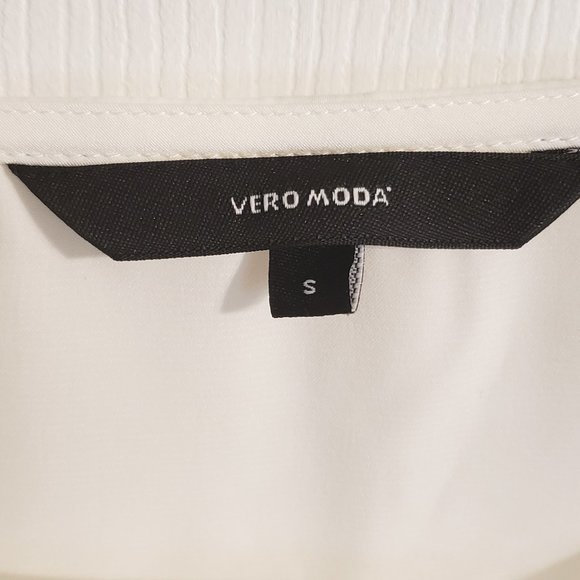 Vero Moda Button Sleeve Top: Size S - Picture 6 of 12